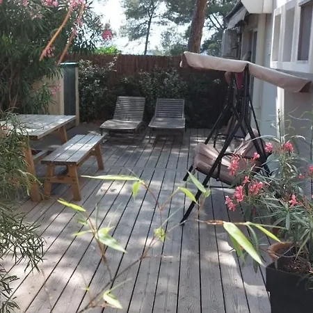 Pesquiers T2 Grande Terrasse Hyères
